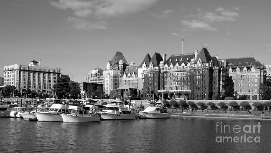 Victoria Harbour - Black and White Photograph by Carol Groenen