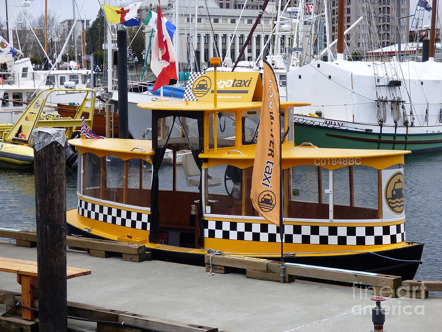 Victoria Water taxi Photograph by Charles Robinson