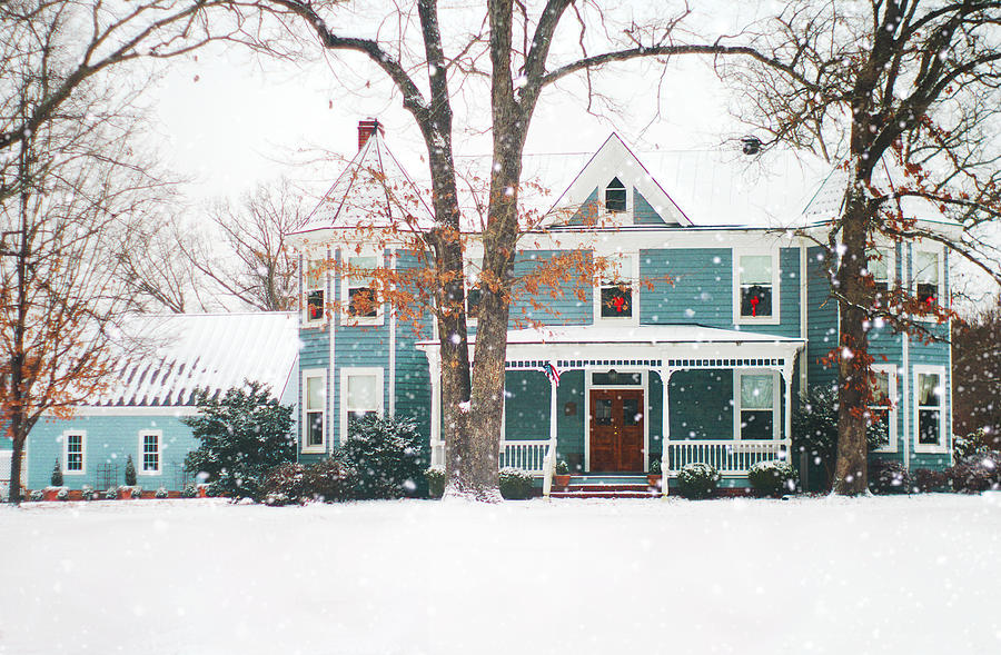 Victorian Farm House At Christmas In The Snow Photograph by Suzanne Powers
