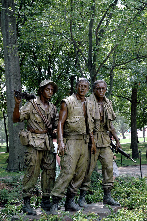 Vietnam Memorial Photograph by LeeAnn McLaneGoetz McLaneGoetzStudioLLCcom