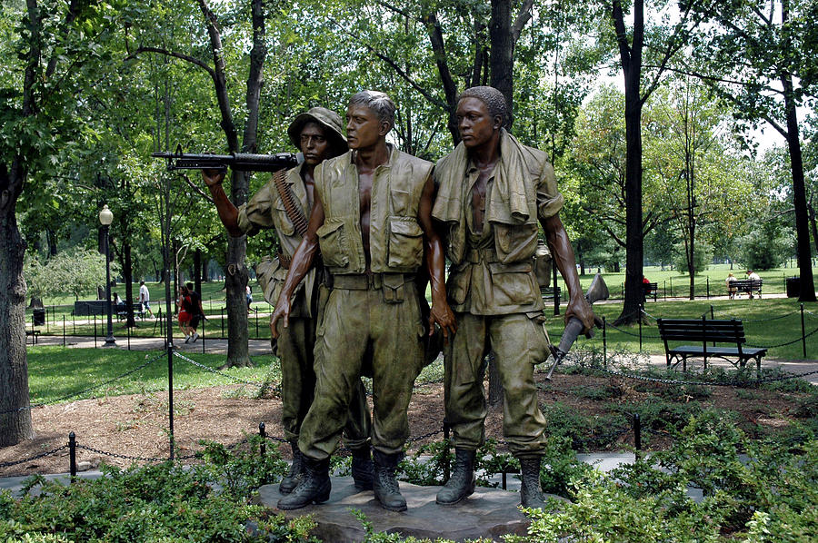 Vietnam Veterans Memorial Photograph by LeeAnn McLaneGoetz McLaneGoetzStudioLLCcom