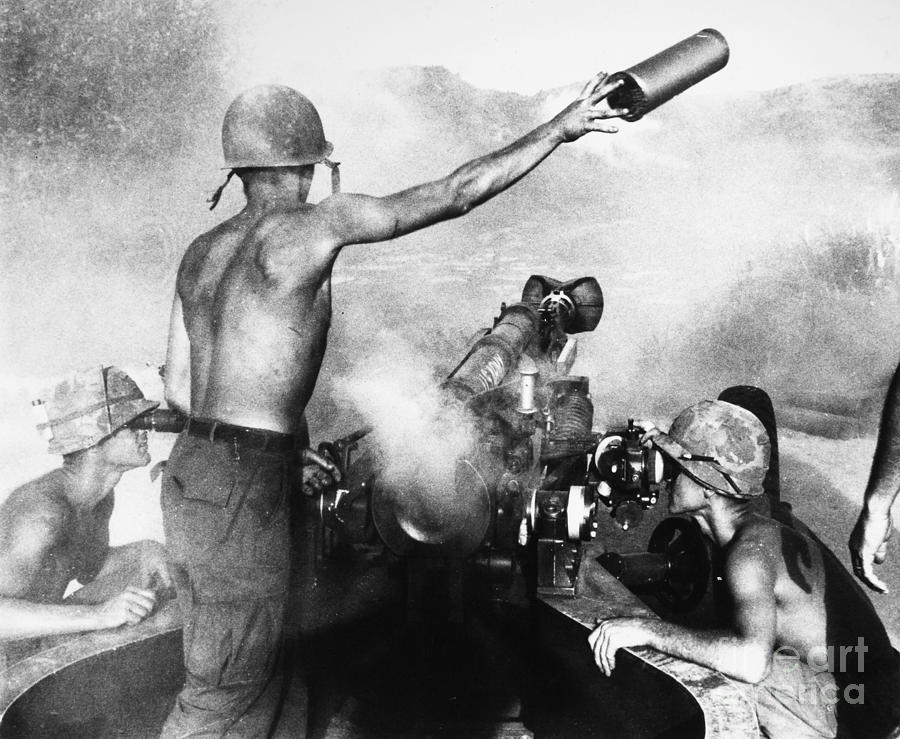 Vietnam War: Artillery Photograph by Granger
