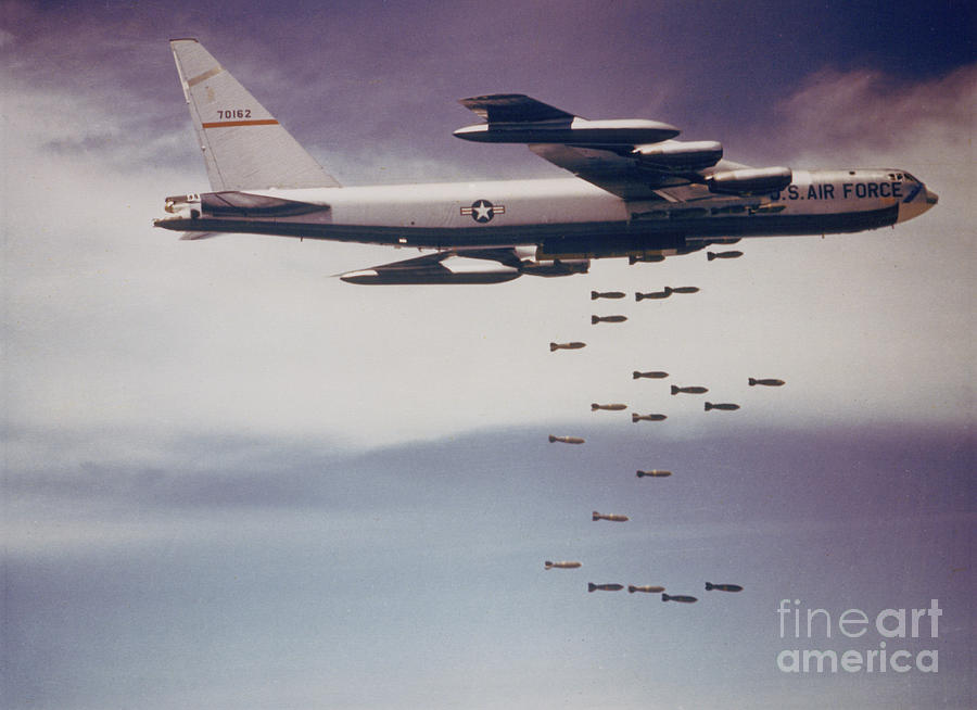 Transportation Photograph - Vietnam War, B-52 Stratofortress by Science Source