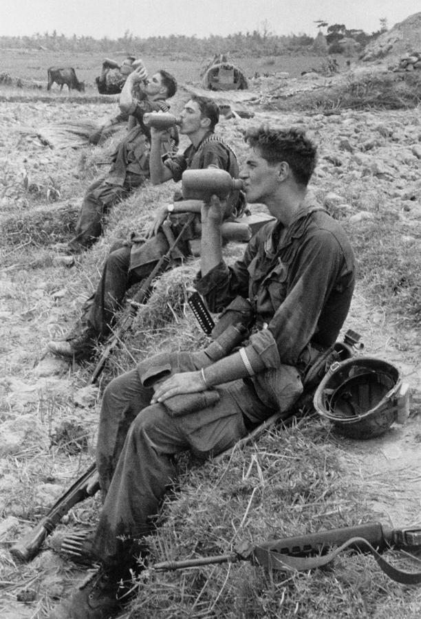 Vietnam War. Soldiers Of The 25th Photograph by Everett - Pixels Merch