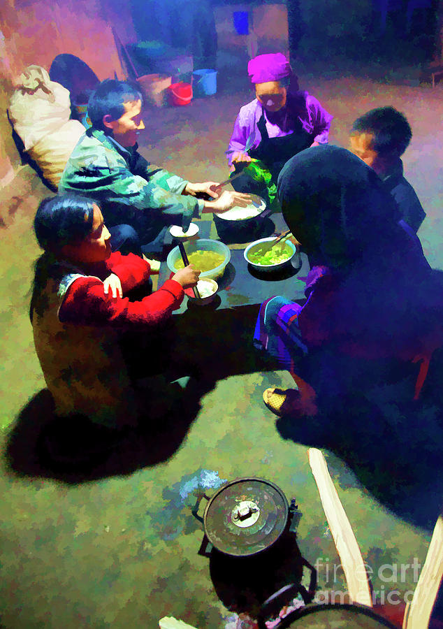 Vietnamese Family Eating  Photograph by Chuck Kuhn