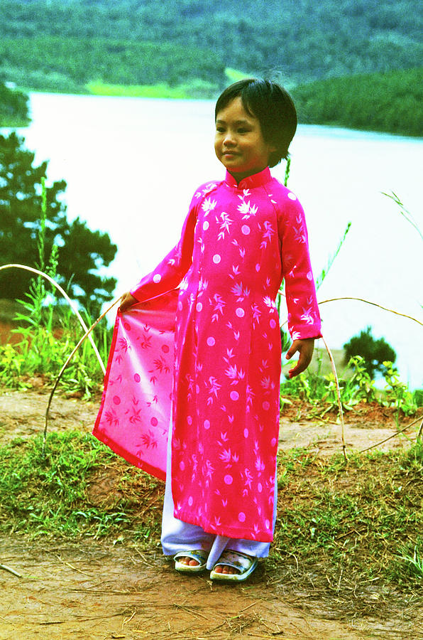 City Photograph - Vietnamese Girl In Native Dress by Rich Walter