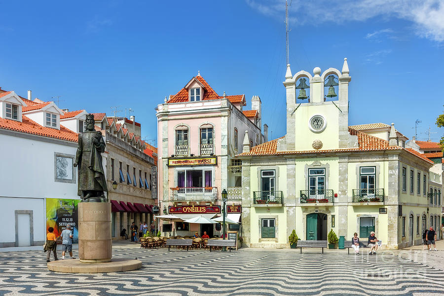View of the historical city center with Edificio do Relogio in Cascais