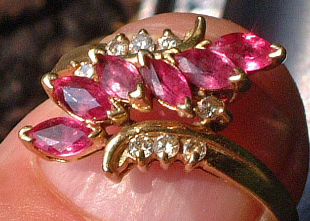 Diamonds Jewelry - Vintage 14 K gold ring with 6 Ceylon marquise cut rubies and 8 diamonds by Goldsmith