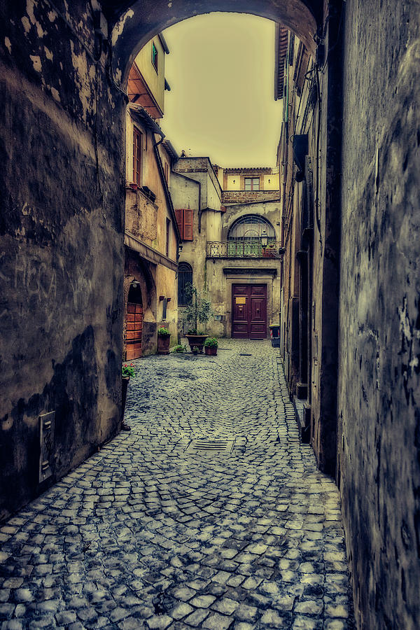 Vintage alley Photograph by Roberto Pagani