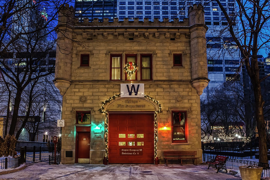 Chicago Cubs Photograph - Vintage Chicago Firehouse with xmas lights and W flag by Sven Brogren