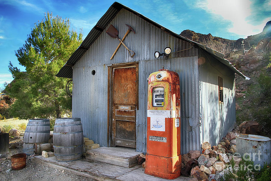 Vintage Gas Pump Photograph by Teresa Zieba