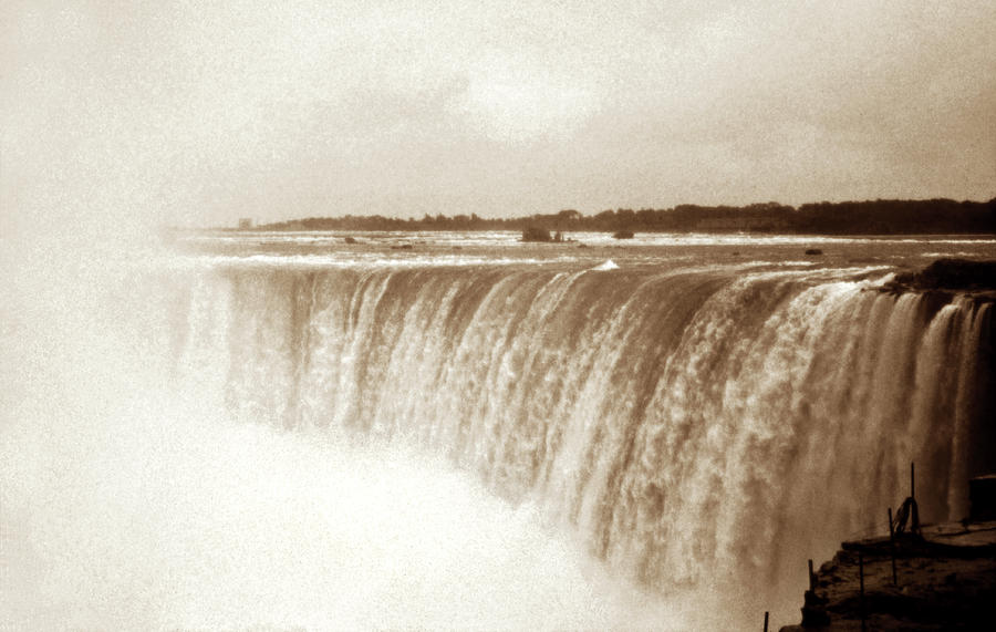 Vintage Horsehoe Falls Niagara Photograph by Marilyn Hunt