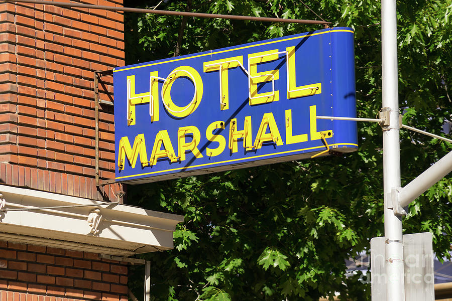 Sacramento Kings Photograph - Vintage Hotel Marshall At Corner of Sacramento Kings Basketball Golden 1 Center DSC4941 by Wingsdomain Art and Photography