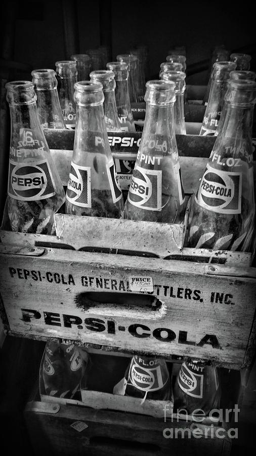 Vintage Photograph - Vintage Pepsi 8 Pack in black and white by Paul Ward