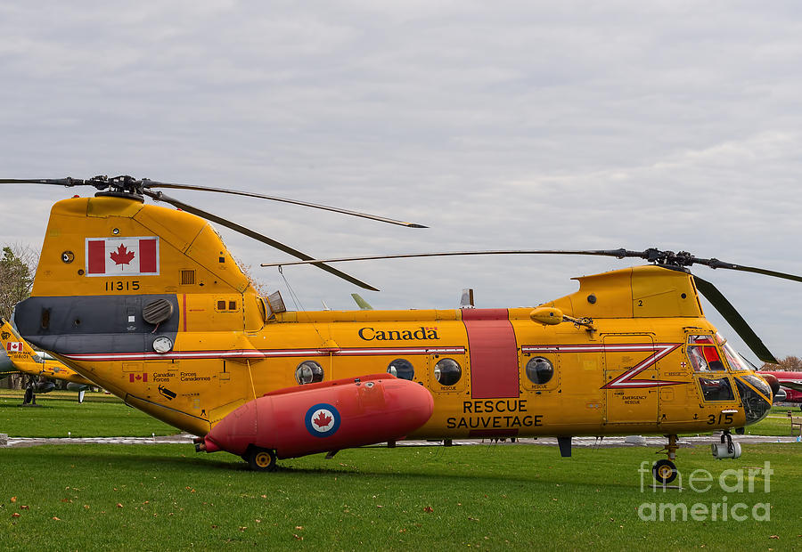 Vintage Transport and Rescue helicopter - Boeing Vertol CH113 Photograph by Les Palenik