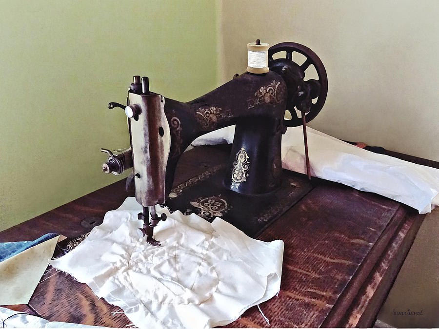 Vintage Sewing Machine Circa 1900 Photograph by Susan Savad