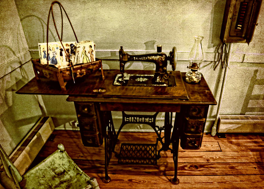 Vintage Photograph - Vintage Singer Sewing Machine by Judy Vincent