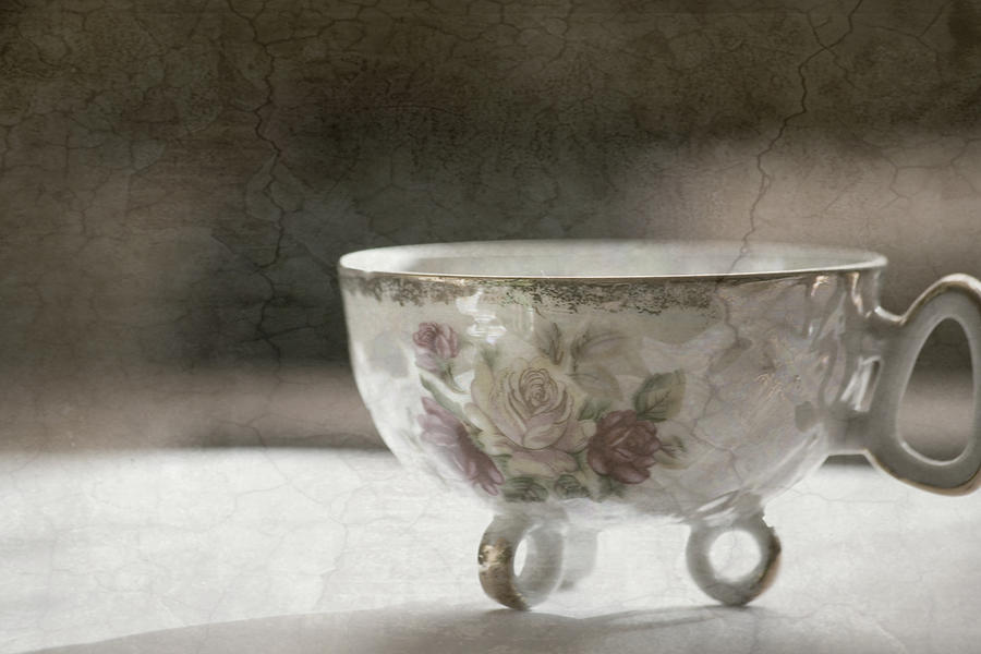 Rose Photograph - Vintage Teacup by Bonnie Bruno