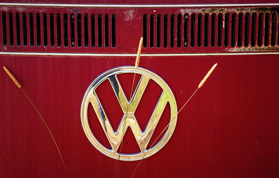Vintage VW Bus Logo Photograph by Marilyn Hunt