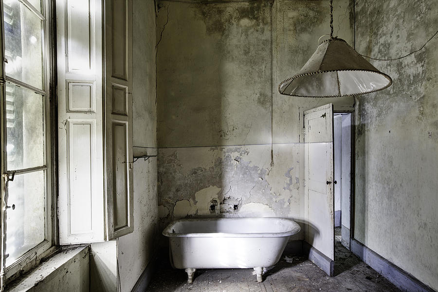 Vintage white bathroom - abandoned building Photograph by Dirk Ercken