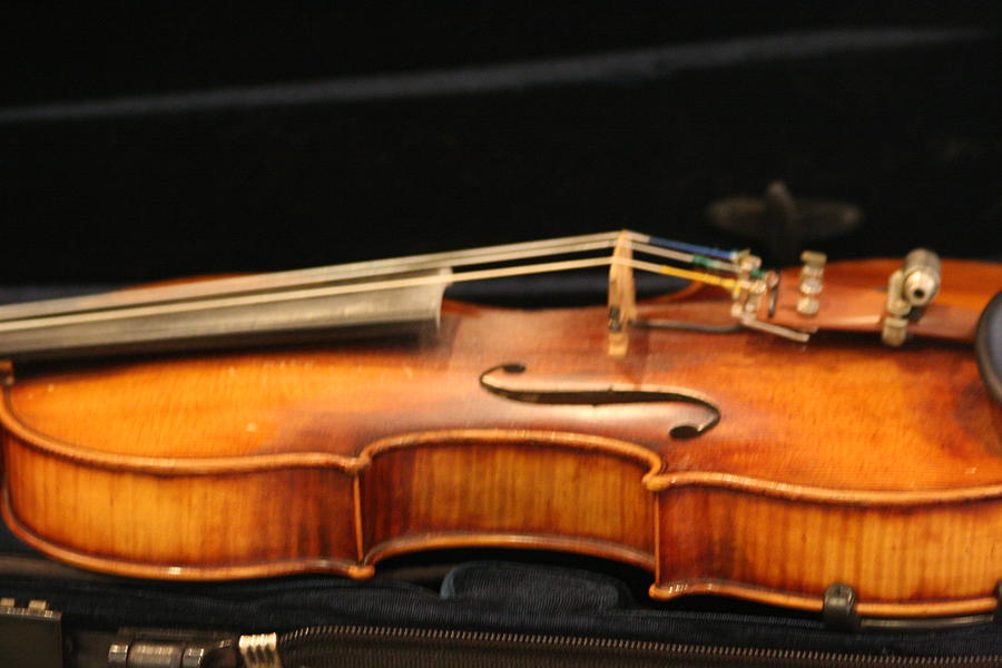 Music Photograph - Violin by Linda Russell
