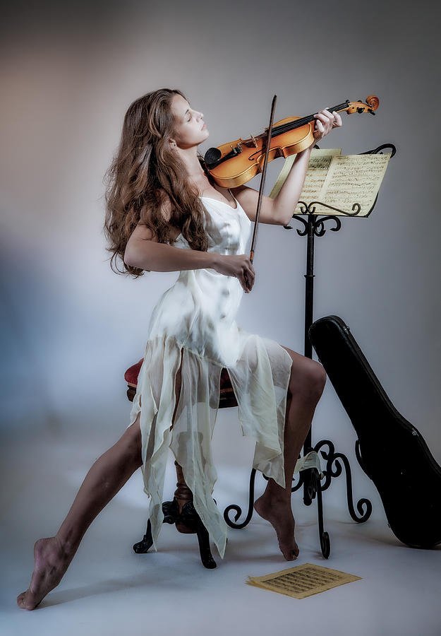 Violinista #2 Photograph by Rikk Flohr