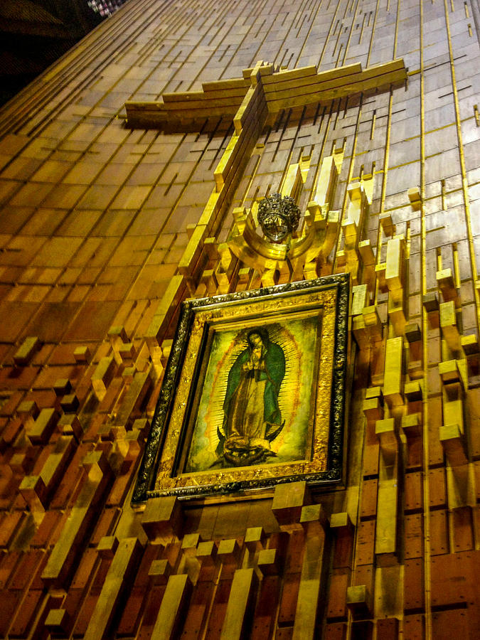 Basilica De Guadalupe Photograph - Virgen de Guadalupe 10 by Totto Ponce