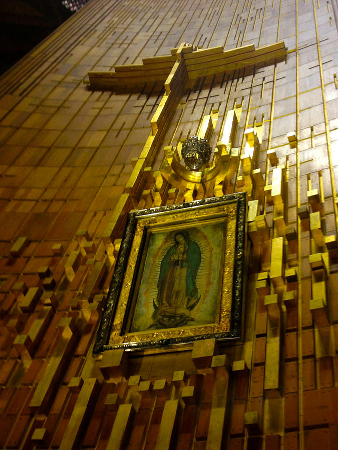 Basilica De Guadalupe Photograph - Virgen de Guadalupe 5 by Totto Ponce