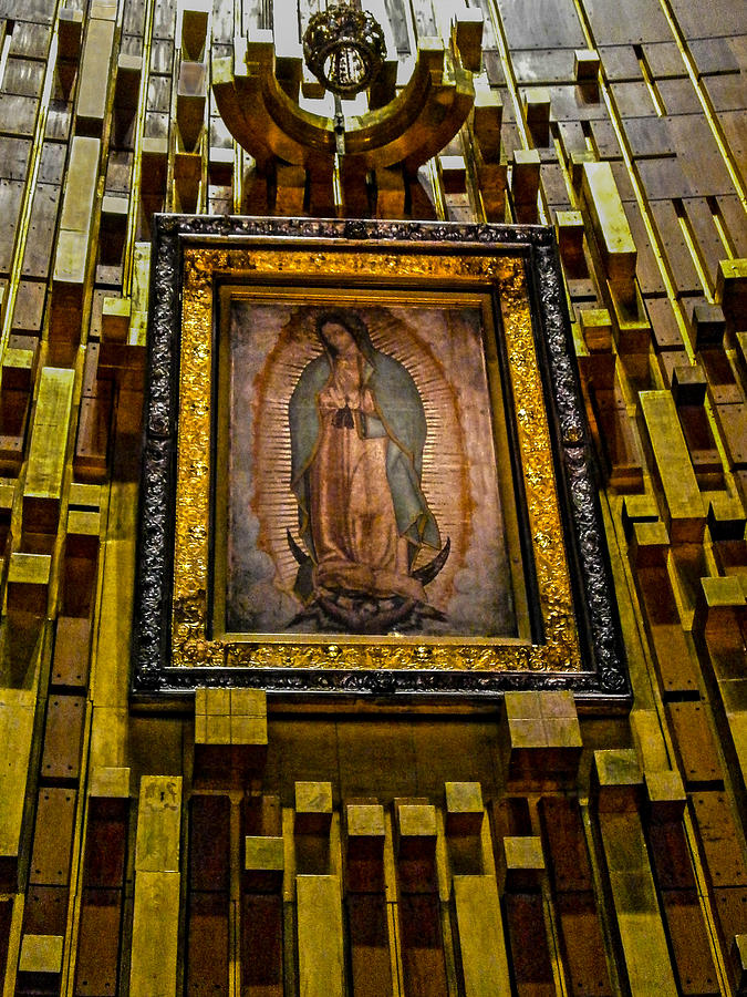 Basilica De Guadalupe Photograph - Virgen de Guadalupe 6 by Totto Ponce