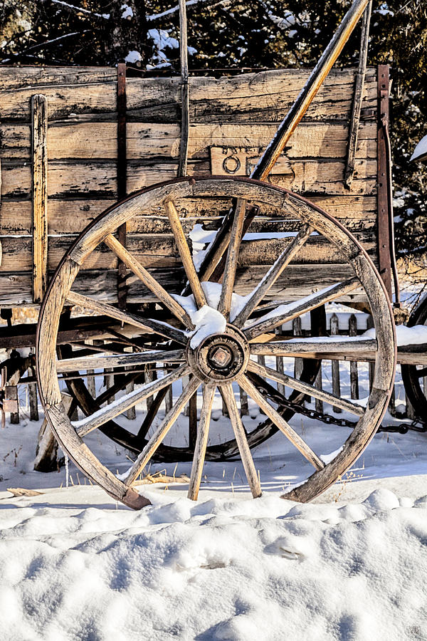 Wagon Wheel Photograph by David Millenheft