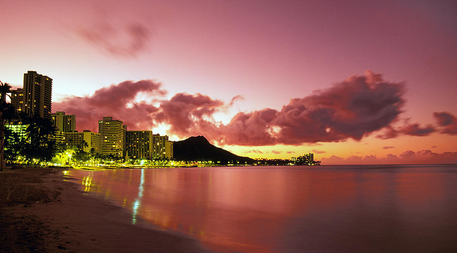 Waikiki At Dawn Photograph by Buddy Mays
