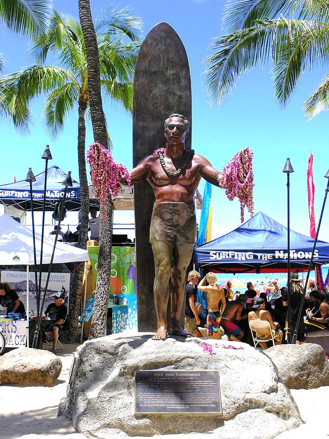 Duke University Photograph - Waikiki Statue - Duke Kahanamoku by Mary Deal