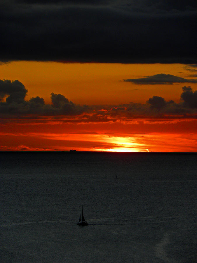 Waikiki Sunset IV Photograph by Elizabeth Hoskinson
