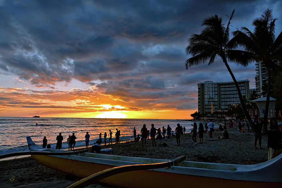 Waikiki Sunset Photograph by Rick Lawler