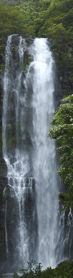 Wailua Falls Photograph by Richard Henne