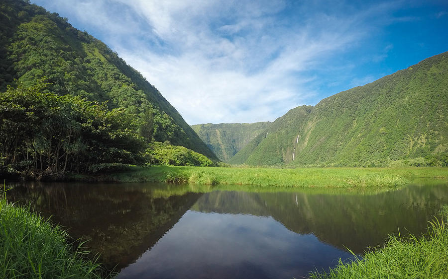 Paradise Photograph - Waimanu Valley by Brian Governale