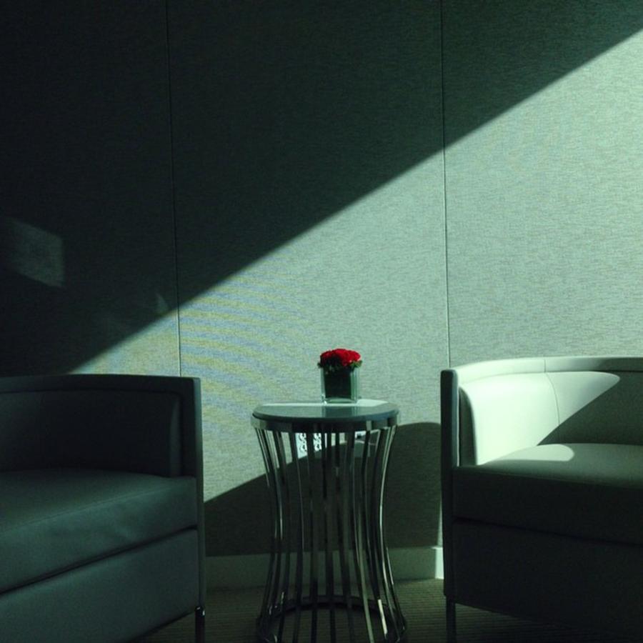 Miami Photograph - Waiting Room, Greenberg-traurig by Juan Silva