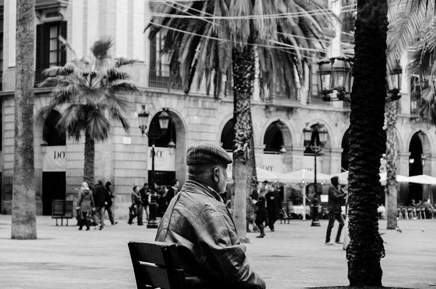 Walking in Barcelona - Plaza Real  Photograph by AM FineArtPrints