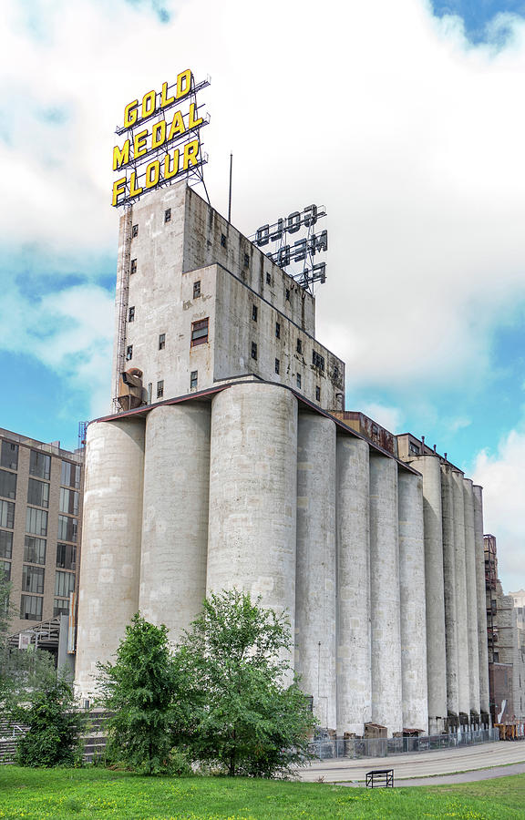 Washburn Mill and Gold Medal Flour sign in Minneapolis Photograph by Jim Hughes