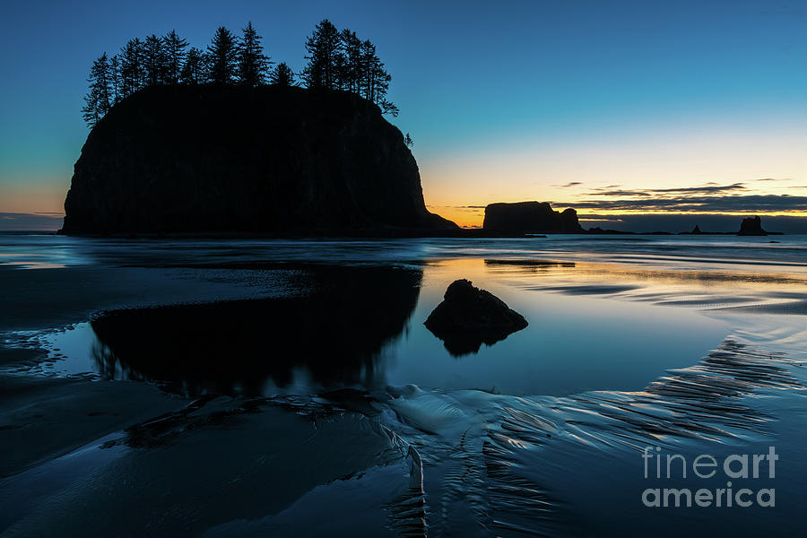 Washington Coast Beach Sunset Edges of Light Photograph by Mike Reid