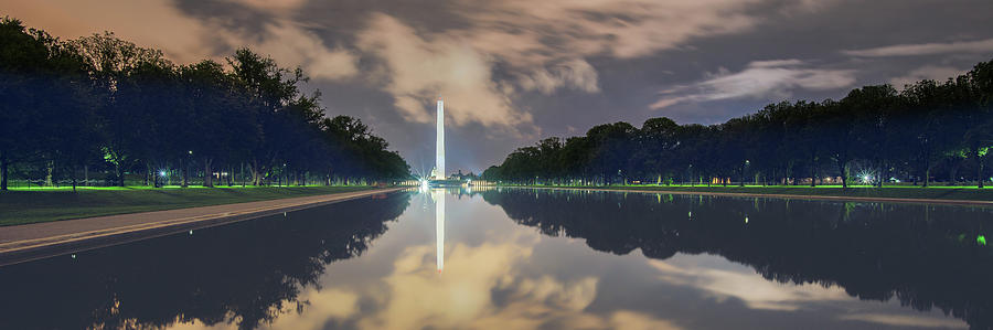 Washington Monument Photograph by Ray Devlin