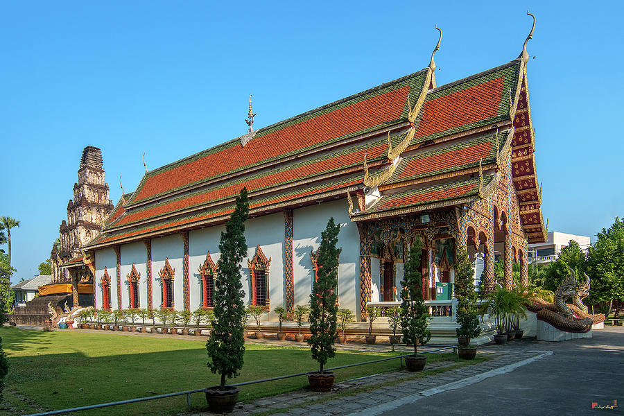 Wat Chamthewi Phra Wihan and Suwan Chedi Jungkote DTHLU0069 Photograph by Gerry Gantt