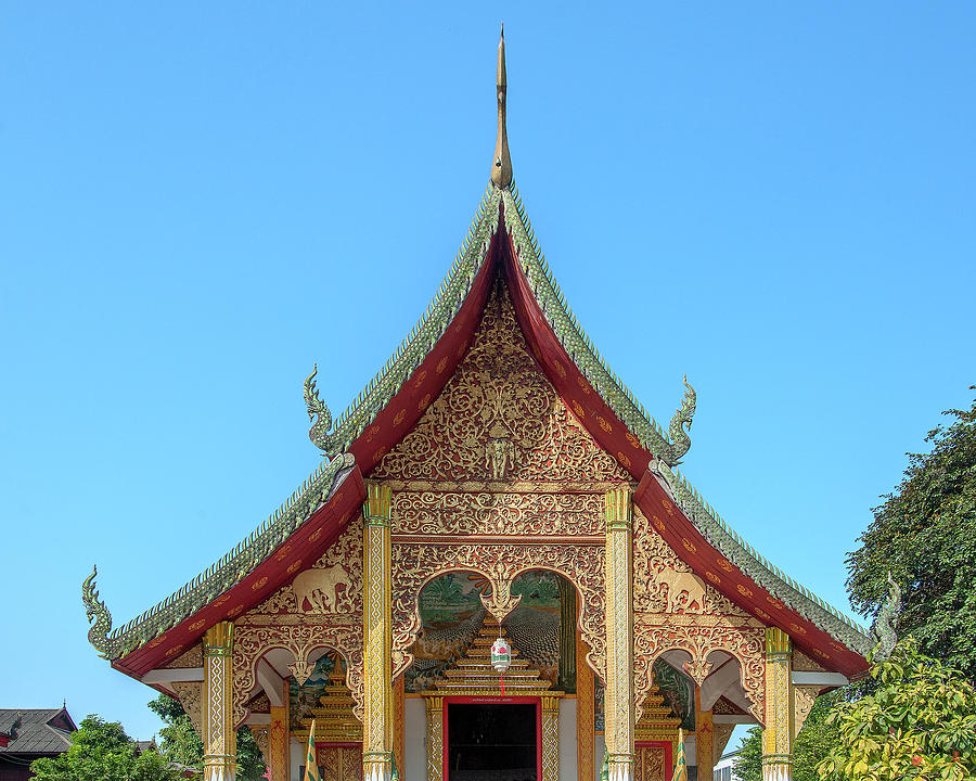 Wat Chang Rong Wihan Luang Gable DTHLU0093 Photograph by Gerry Gantt