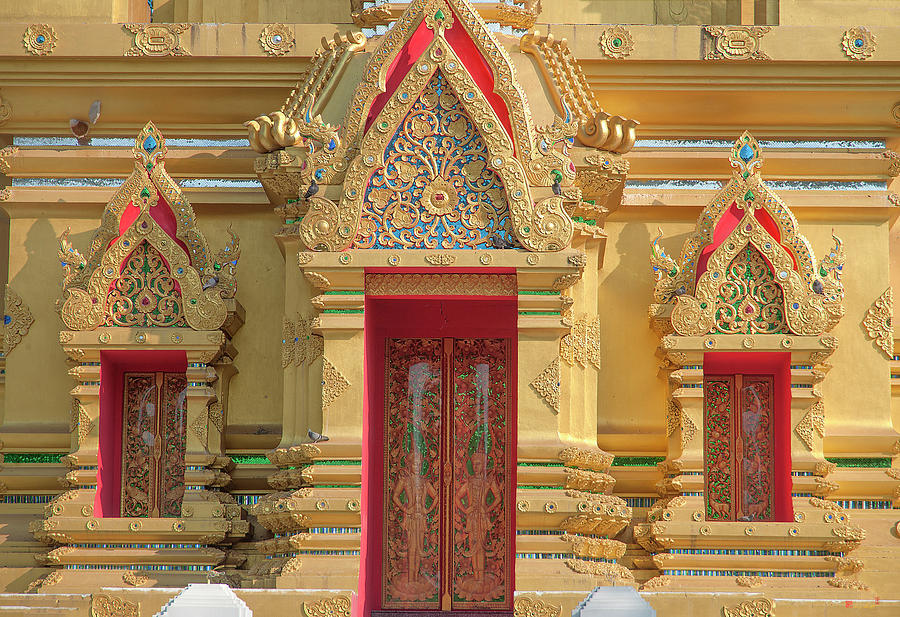 Wat Kamat Phra Chedi Entrance and Windows DTHCM1503 Photograph by Gerry Gantt