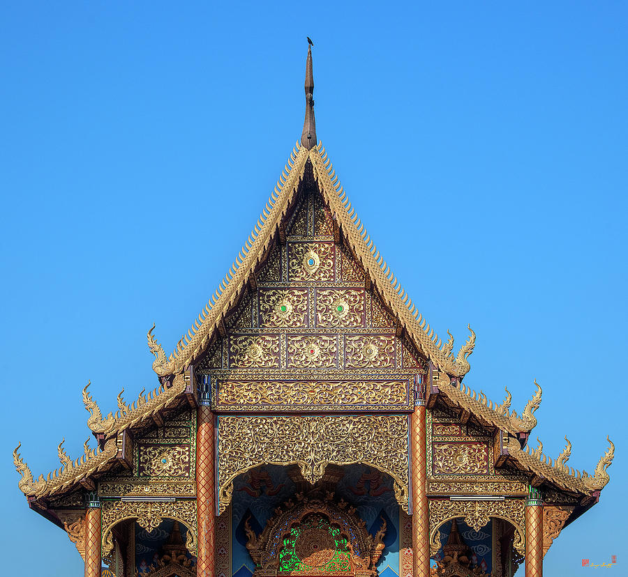 Scenic Photograph - Wat Kamphaeng Ngam Phra Wihan Gable DTHCM0993 by Gerry Gantt