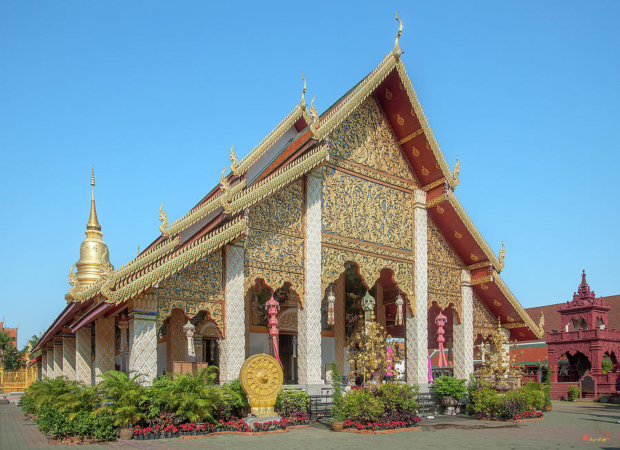 Wat Phra That Hariphunchai Phra Wihan DTHLU0006 Photograph by Gerry Gantt