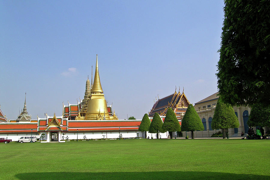 Buddha Photograph - Wat Po Bangkok Thailand 37 by Douglas Barnett