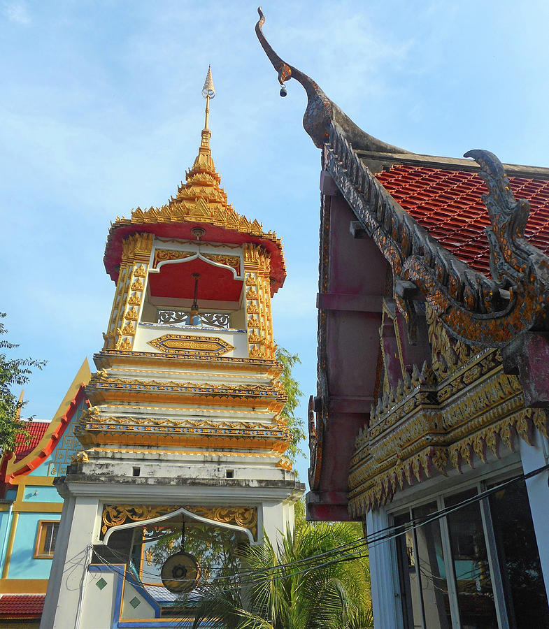 Wat Sawangfa 10 Photograph by Ron Kandt