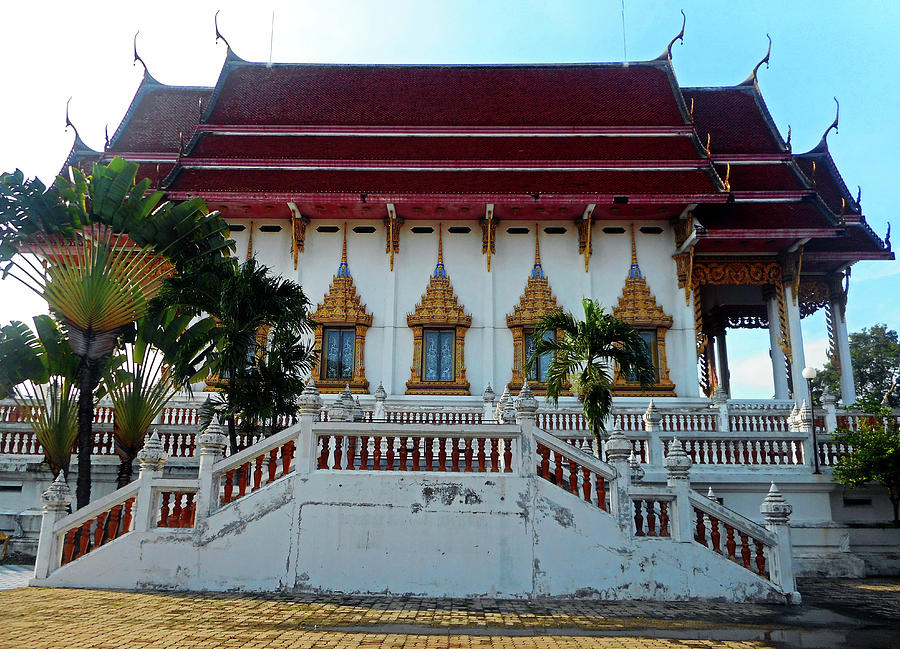 Wat Sawangfa 3 Photograph by Ron Kandt