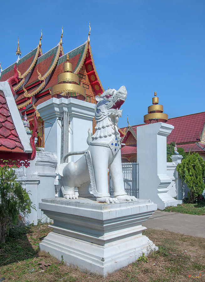 Wat Si Chum Tha Singha or Lion Entrance Gate DTHLU0131 Photograph by Gerry Gantt
